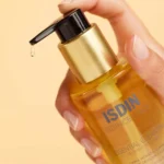 ISDIN Isdinceutics Essential Cleansing Oil-Based Cleanser, 200 ml - Image 2